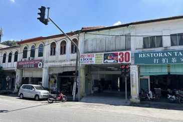 Jalan besar Tambun