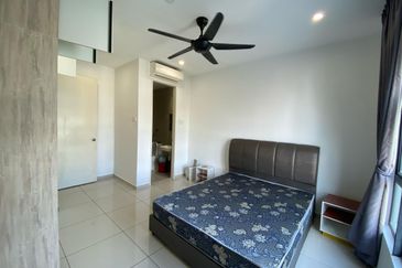 Kenwingston Square Garden