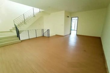  Puchong South Selangor Triple Storey link Reflexion Pool Villa for Sale villa with a private rooftop swimming