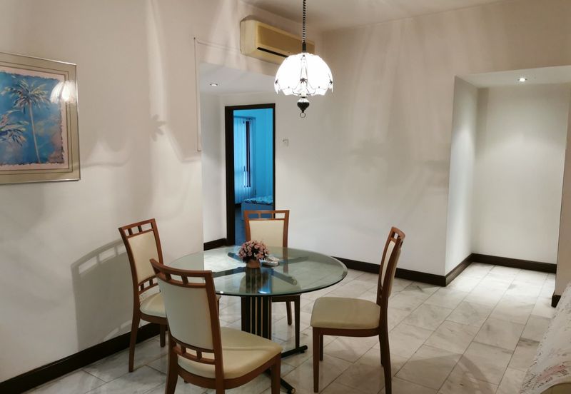 Spring & Summer Villa