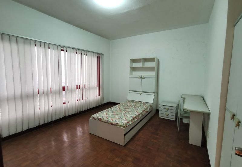 Spring & Summer Villa