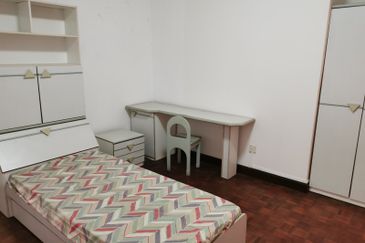 Spring & Summer Villa