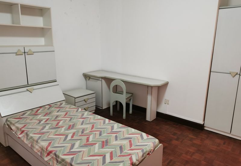 Spring & Summer Villa