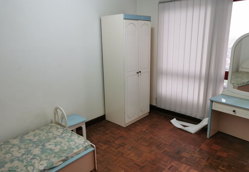 Spring & Summer Villa