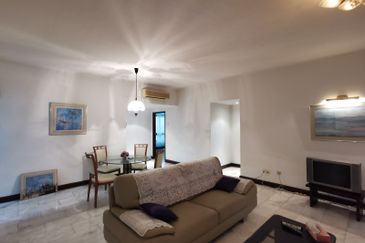 Spring & Summer Villa