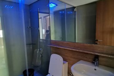 18 Jalan Pinang KL Sky Suites KLCC For Sale