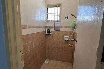 Laluan Desa Putra 21 Desa Putra Indah Ipoh Perak Single Storey Bungalow for Sale Fully Furnished