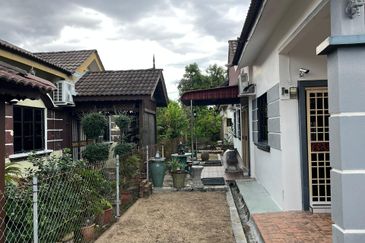Laluan Desa Putra 21 Desa Putra Indah Ipoh Perak Single Storey Bungalow for Sale Fully Furnished