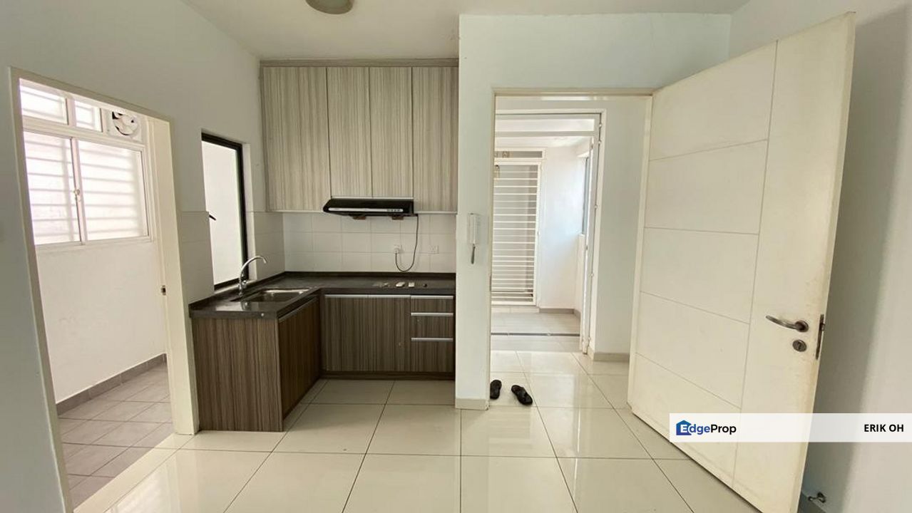 Equine Park Seri Kembangan Zeva Residence Condomium for Sale End Lot Unit , Selangor, Seri Kembangan