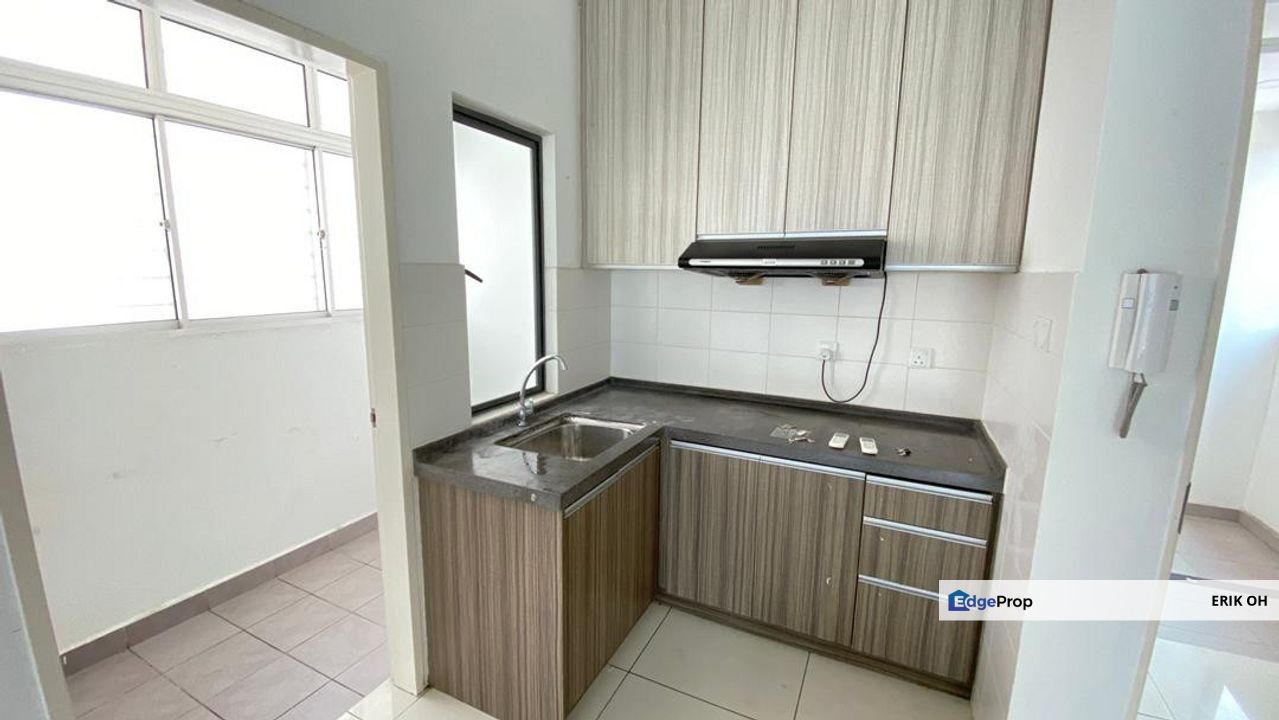 Equine Park Seri Kembangan Zeva Residence Condomium for Sale End Lot Unit , Selangor, Seri Kembangan