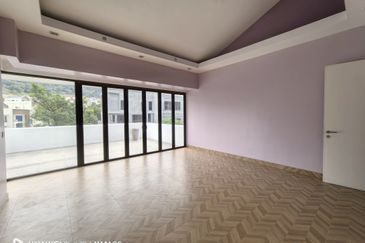 Twin Palm Sungai Long Luxury Triple Storey Corner Bungalow with Pool For Sale