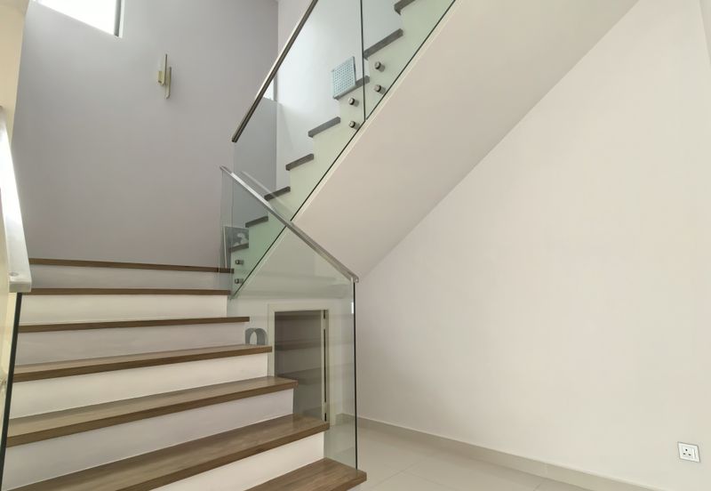 Twin Palm Sungai Long Luxury Triple Storey Corner Bungalow with Pool For Sale