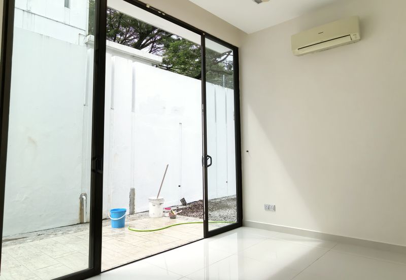 Twin Palm Sungai Long Luxury Triple Storey Corner Bungalow with Pool For Sale