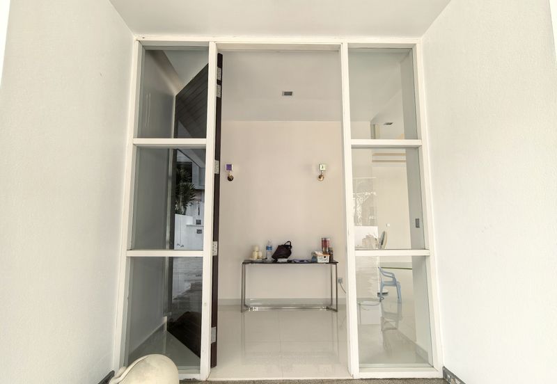 Twin Palm Sungai Long Luxury Triple Storey Corner Bungalow with Pool For Sale