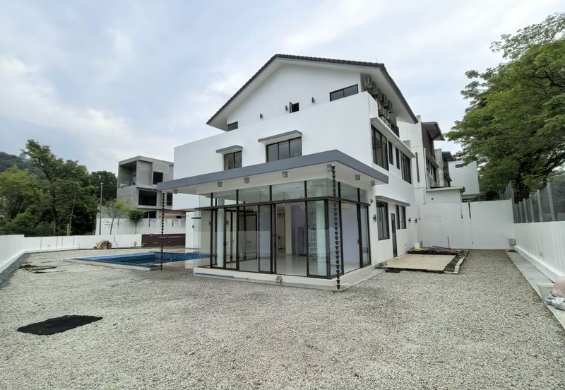 Twin Palm Sungai Long Luxury Triple Storey Corner Bungalow with Pool For Sale