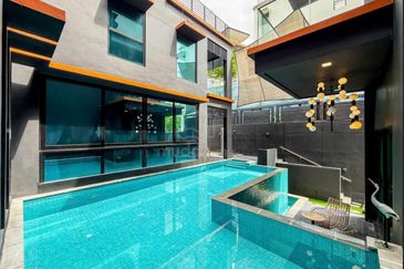 Sering Ukay Ampang Triple Storey Bungalow For Sale Freehold Individual Title Non Bumi Lot