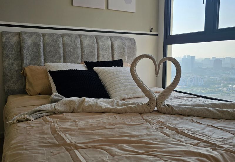 Bangsar South Laurel Residence for Sale Fully Furnish High Floor Unit