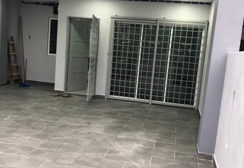 Taman Kemboja Bukit Sentosa Rawang Selangor – Intermediate 2 Storey House for Sale