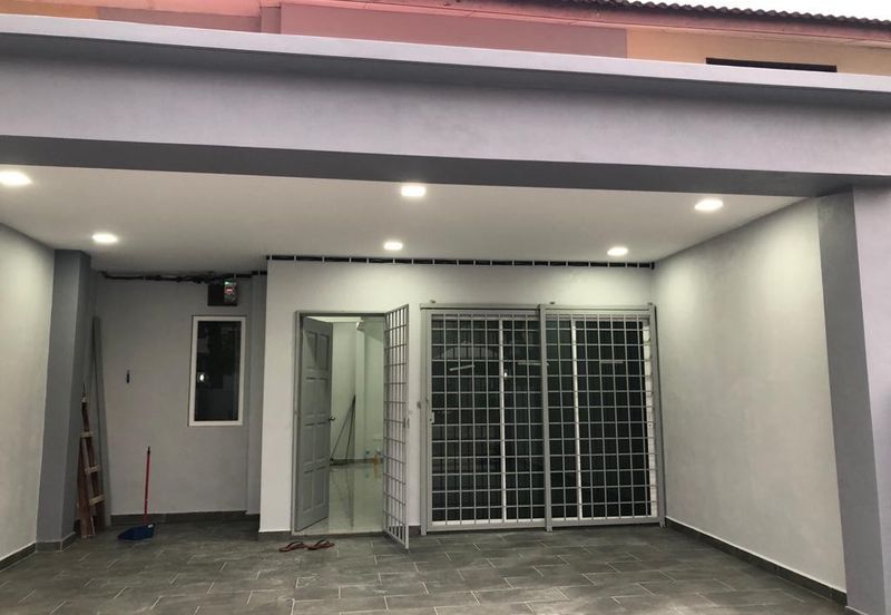 Taman Kemboja Bukit Sentosa Rawang Selangor – Intermediate 2 Storey House for Sale