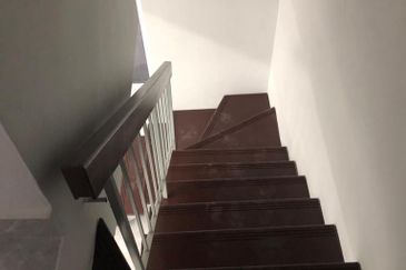 Taman Kemboja Bukit Sentosa Rawang Selangor – Intermediate 2 Storey House for Sale