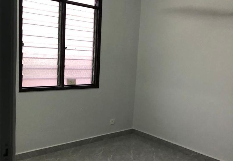 Taman Kemboja Bukit Sentosa Rawang Selangor – Intermediate 2 Storey House for Sale