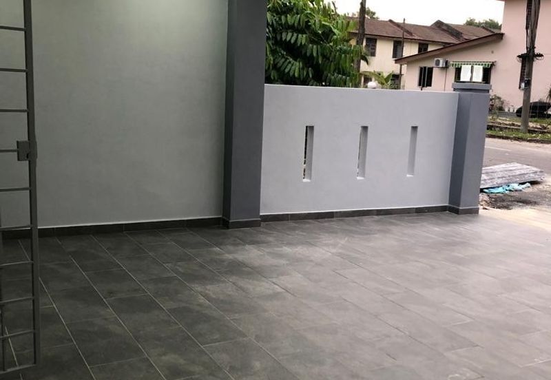 Taman Kemboja Bukit Sentosa Rawang Selangor – Intermediate 2 Storey House for Sale