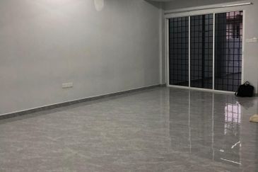 Taman Kemboja Bukit Sentosa Rawang Selangor – Intermediate 2 Storey House for Sale