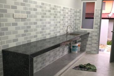 Taman Kemboja Bukit Sentosa Rawang Selangor – Intermediate 2 Storey House for Sale