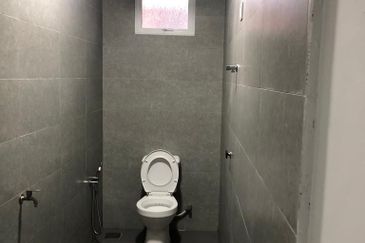 Taman Kemboja Bukit Sentosa Rawang Selangor – Intermediate 2 Storey House for Sale