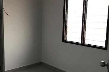 Taman Kemboja Bukit Sentosa Rawang Selangor – Intermediate 2 Storey House for Sale