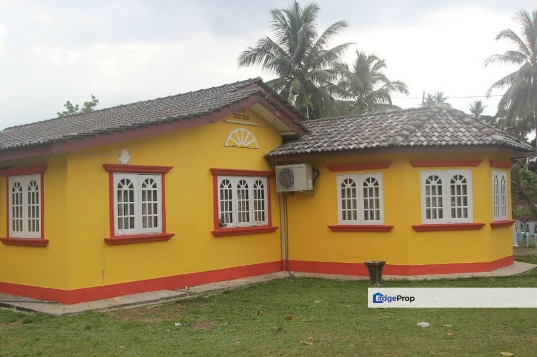 Masjid Tanah, Pantai Pengkalan Balak, SEAFRONT CHALET FOR SALE, Melaka, Masjid Tanah