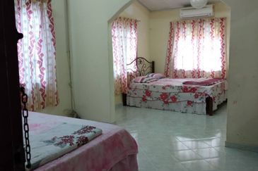 Masjid Tanah, Pantai Pengkalan Balak, SEAFRONT CHALET FOR SALE