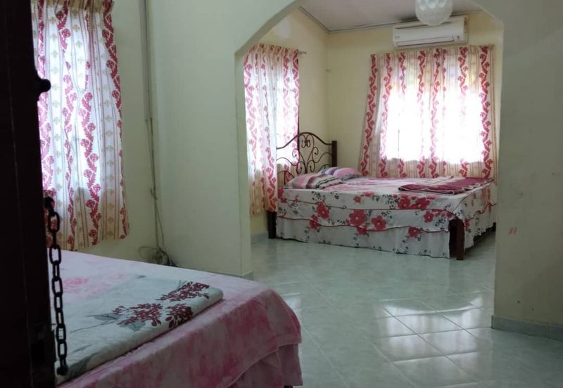 Masjid Tanah, Pantai Pengkalan Balak, SEAFRONT CHALET FOR SALE