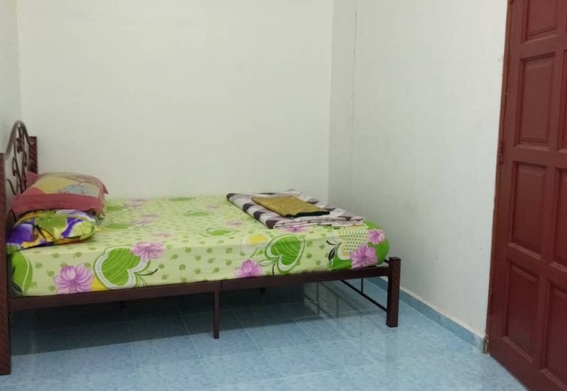 Masjid Tanah, Pantai Pengkalan Balak, SEAFRONT CHALET FOR SALE