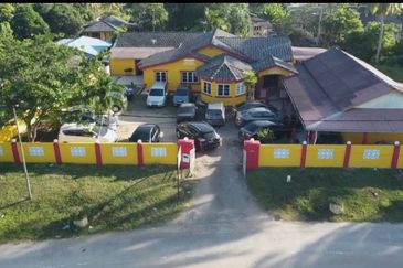 Masjid Tanah, Pantai Pengkalan Balak, SEAFRONT CHALET FOR SALE