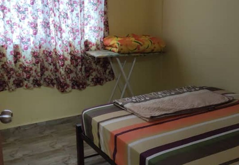 Masjid Tanah, Pantai Pengkalan Balak, SEAFRONT CHALET FOR SALE