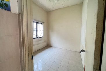 Jalan Sungai Pinang 4/16