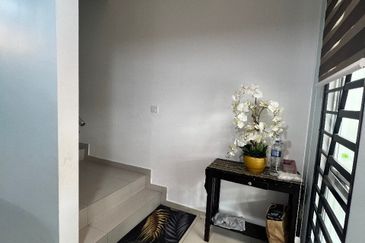 Damaris @ Ara Sendayan