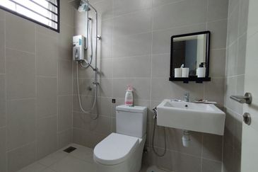 Damaris @ Ara Sendayan