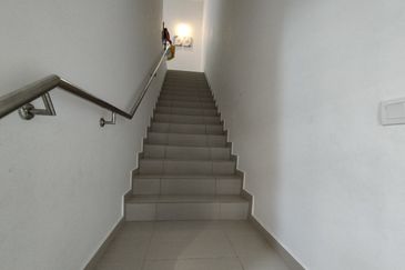 Damaris @ Ara Sendayan