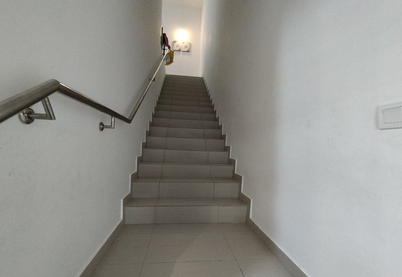 Damaris @ Ara Sendayan