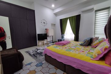 Damaris @ Ara Sendayan