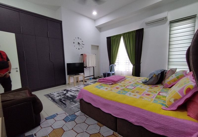 Damaris @ Ara Sendayan