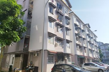 APARTMENT CAMELIA COURT (NILAI IMPIAN)