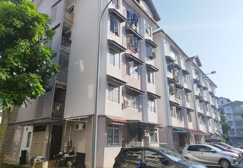 APARTMENT CAMELIA COURT (NILAI IMPIAN)