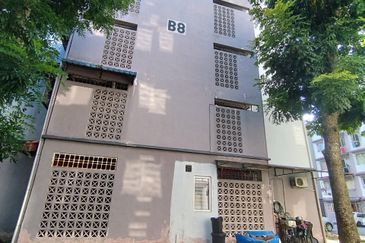 APARTMENT CAMELIA COURT (NILAI IMPIAN)