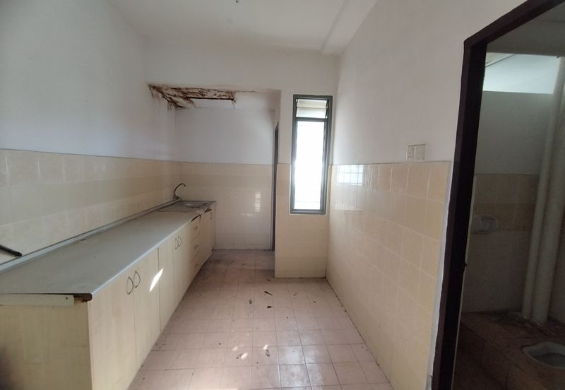 APARTMENT CAMELIA COURT (NILAI IMPIAN)