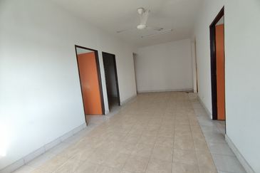 APARTMENT CAMELIA COURT (NILAI IMPIAN)
