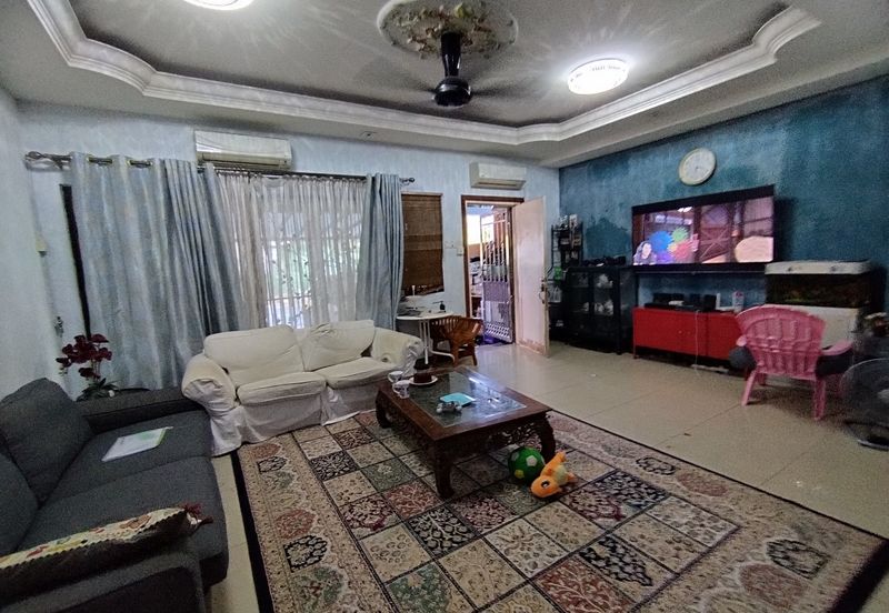 Taman Kristal, Dengkil