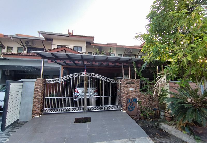 Taman Kristal, Dengkil